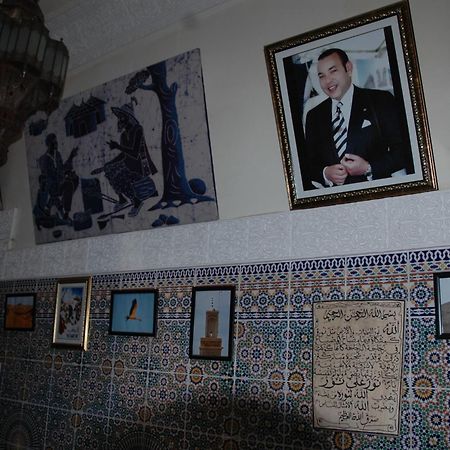 Ryad Bab Berdaine Meknès Buitenkant foto