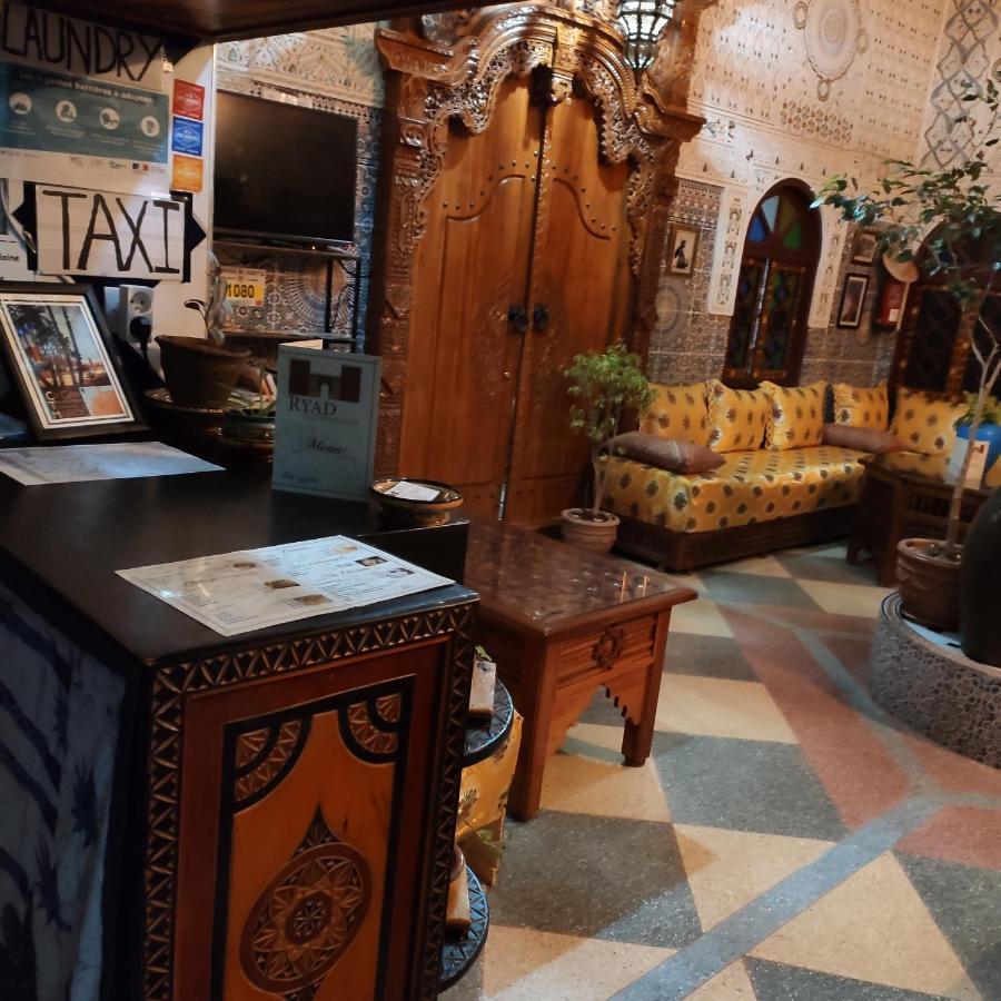 Ryad Bab Berdaine Meknès Buitenkant foto