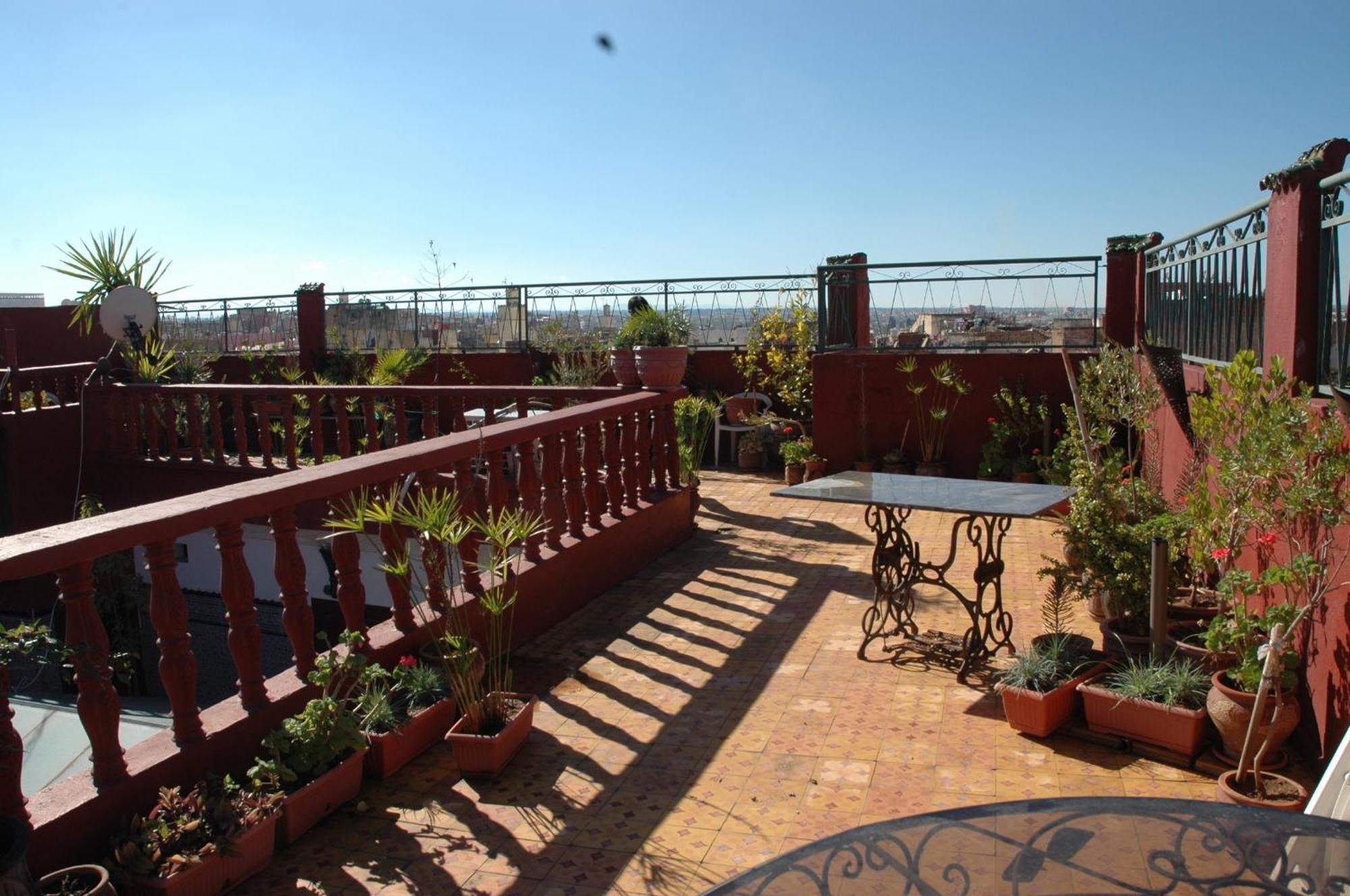 Ryad Bab Berdaine Meknès Buitenkant foto