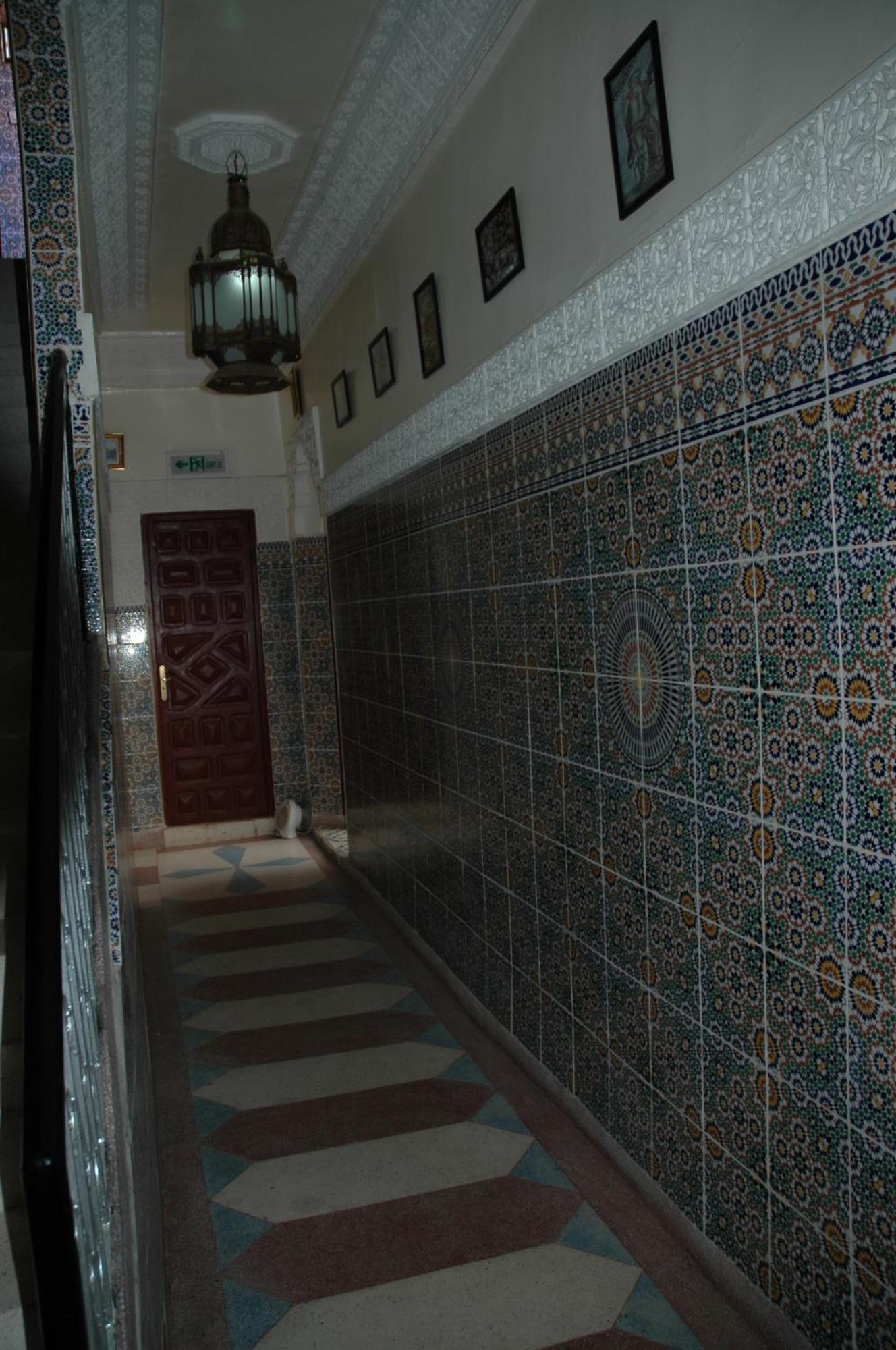 Ryad Bab Berdaine Meknès Buitenkant foto