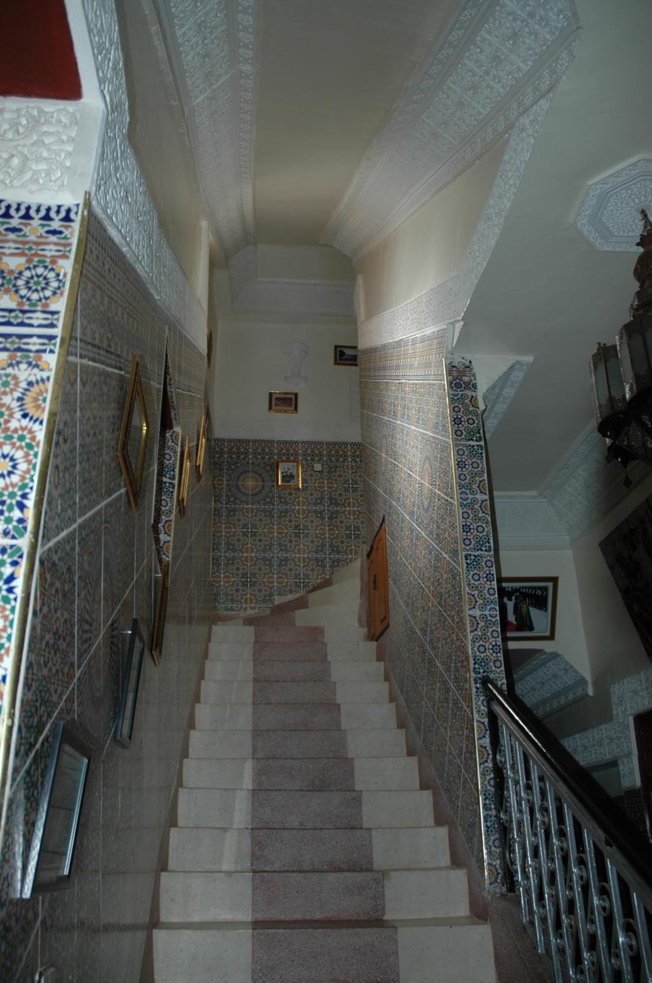 Ryad Bab Berdaine Meknès Buitenkant foto