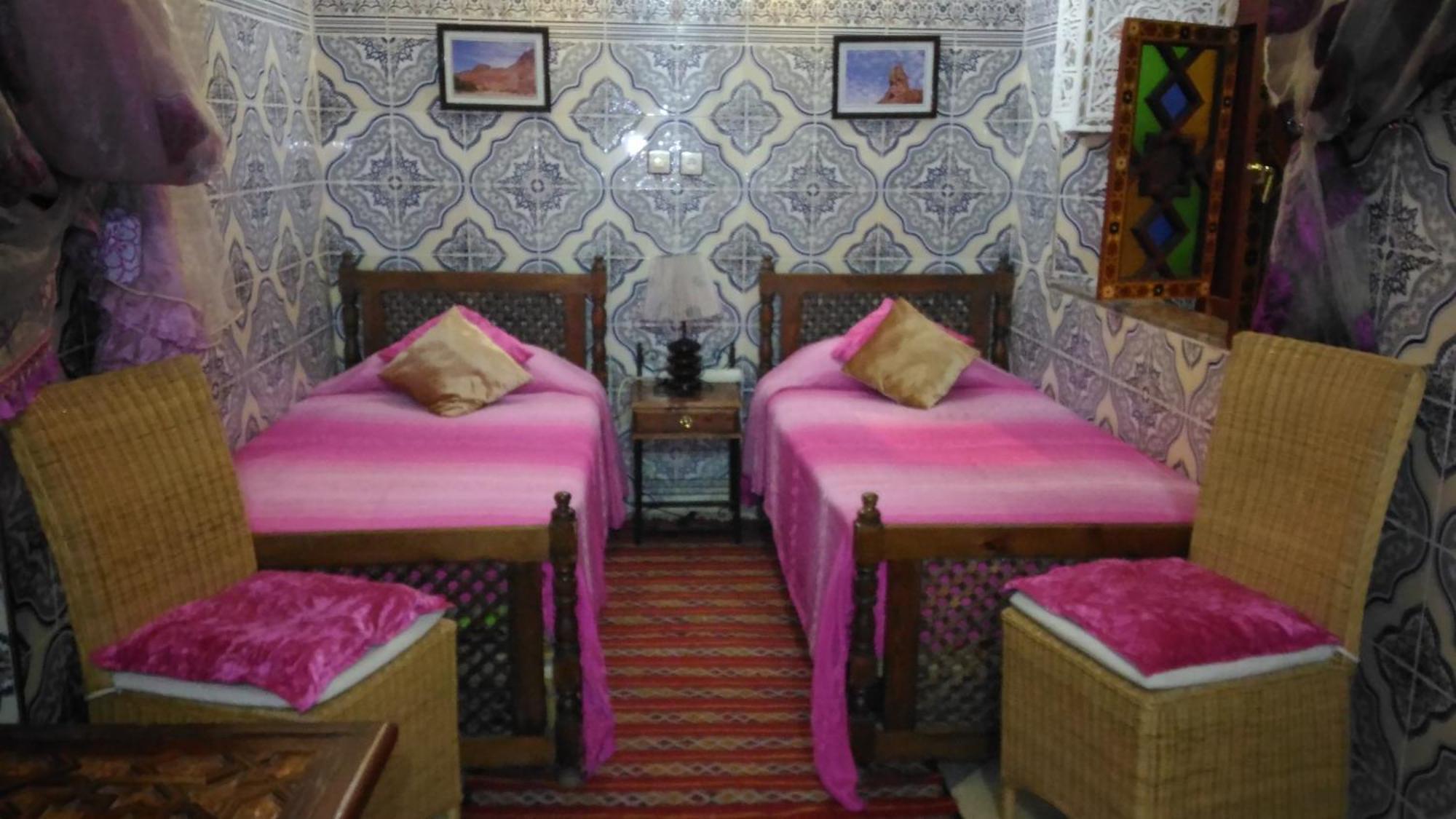 Ryad Bab Berdaine Meknès Buitenkant foto