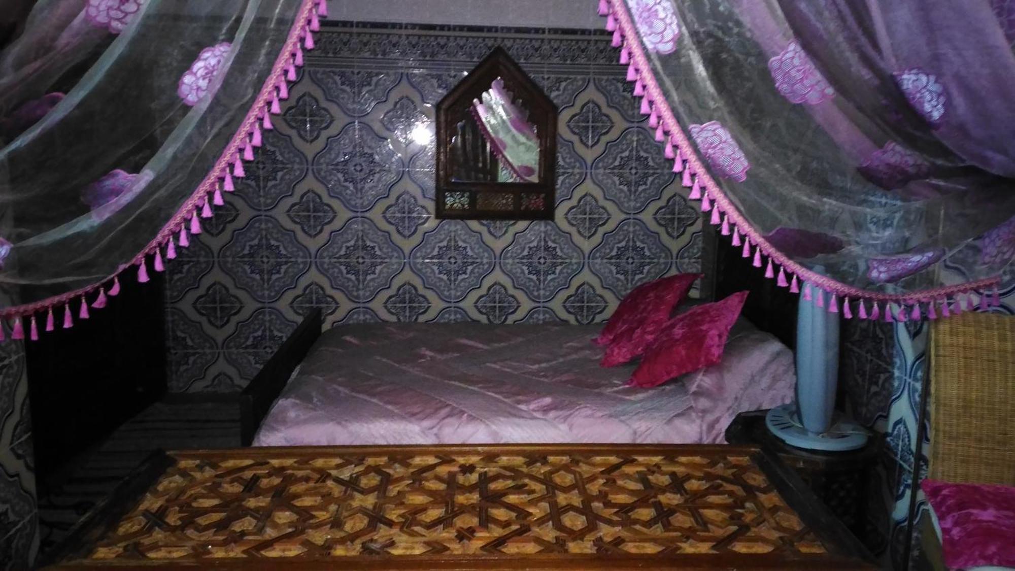 Ryad Bab Berdaine Meknès Buitenkant foto