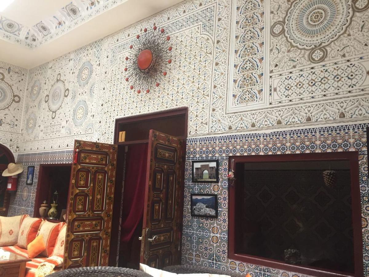 Ryad Bab Berdaine Meknès Buitenkant foto