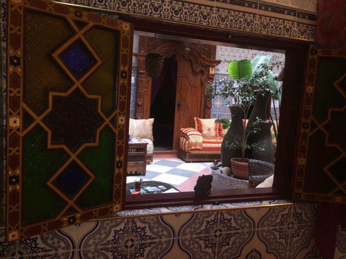 Ryad Bab Berdaine Meknès Buitenkant foto
