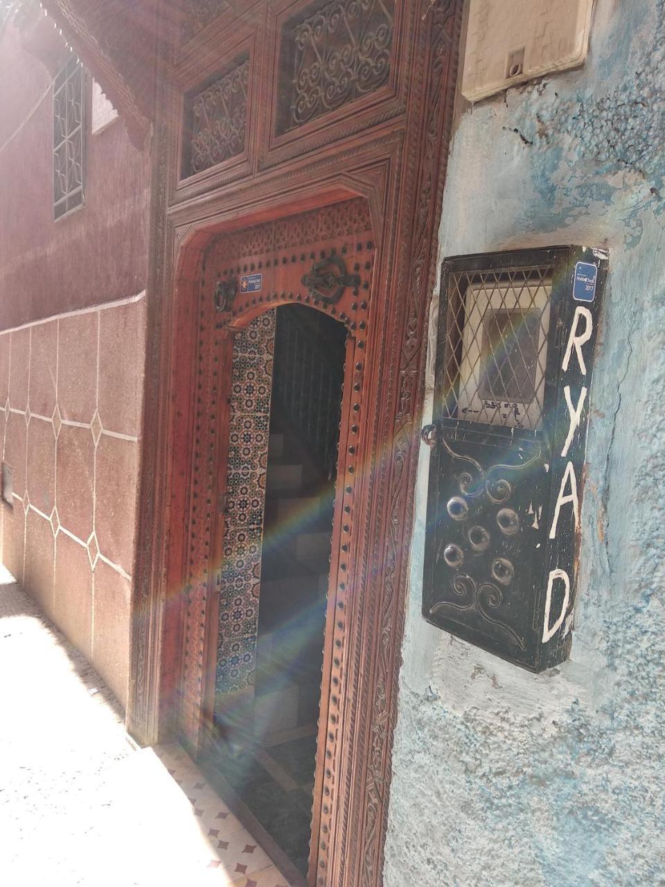 Ryad Bab Berdaine Meknès Buitenkant foto