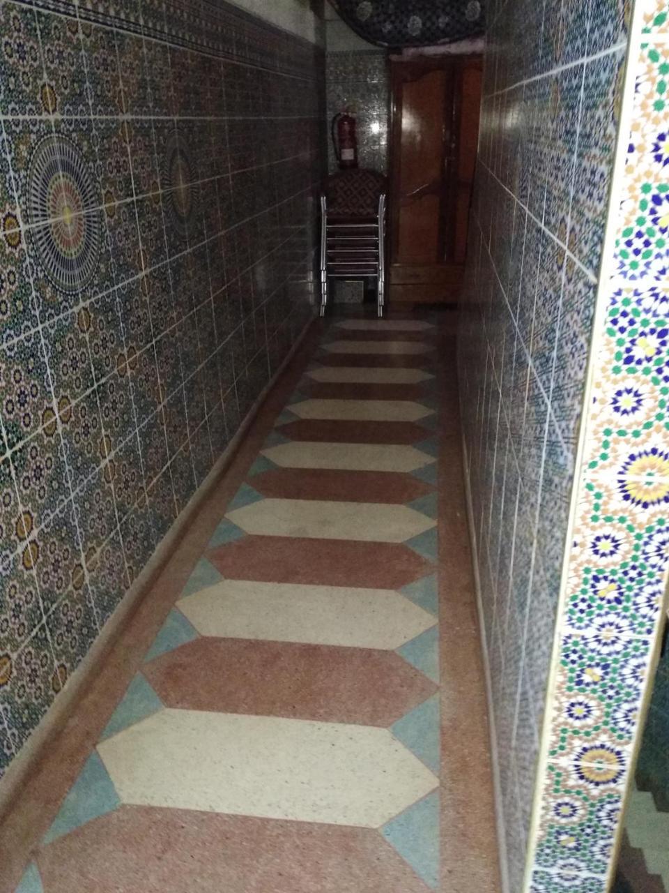 Ryad Bab Berdaine Meknès Buitenkant foto