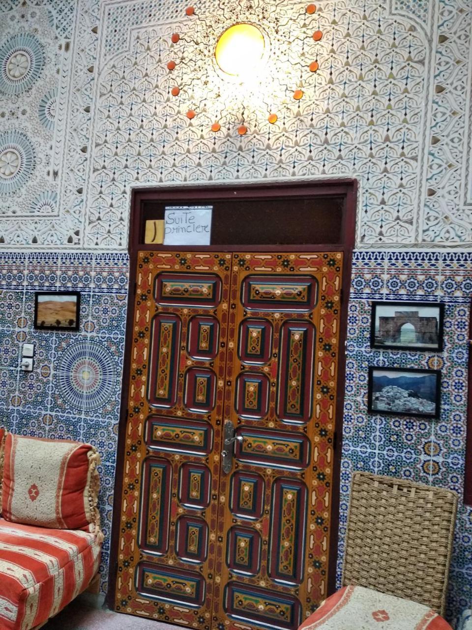 Ryad Bab Berdaine Meknès Buitenkant foto