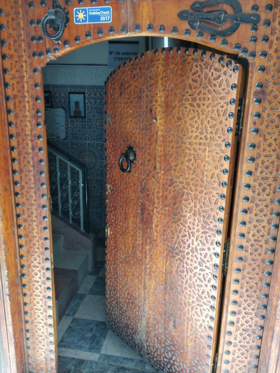 Ryad Bab Berdaine Meknès Buitenkant foto