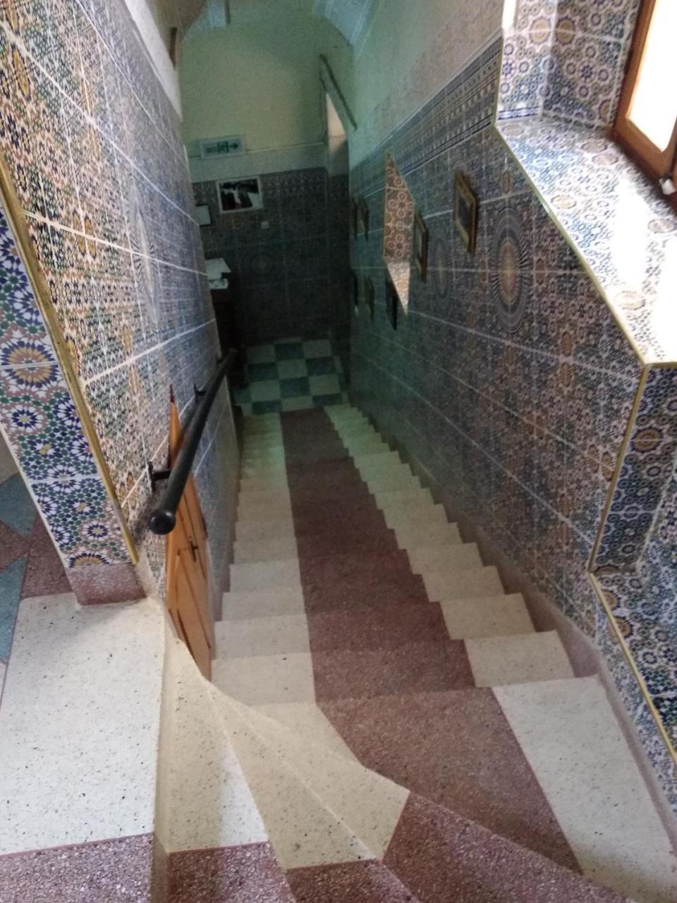 Ryad Bab Berdaine Meknès Buitenkant foto