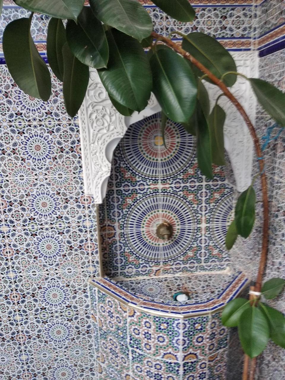 Ryad Bab Berdaine Meknès Buitenkant foto