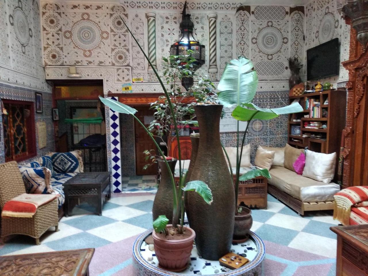 Ryad Bab Berdaine Meknès Buitenkant foto